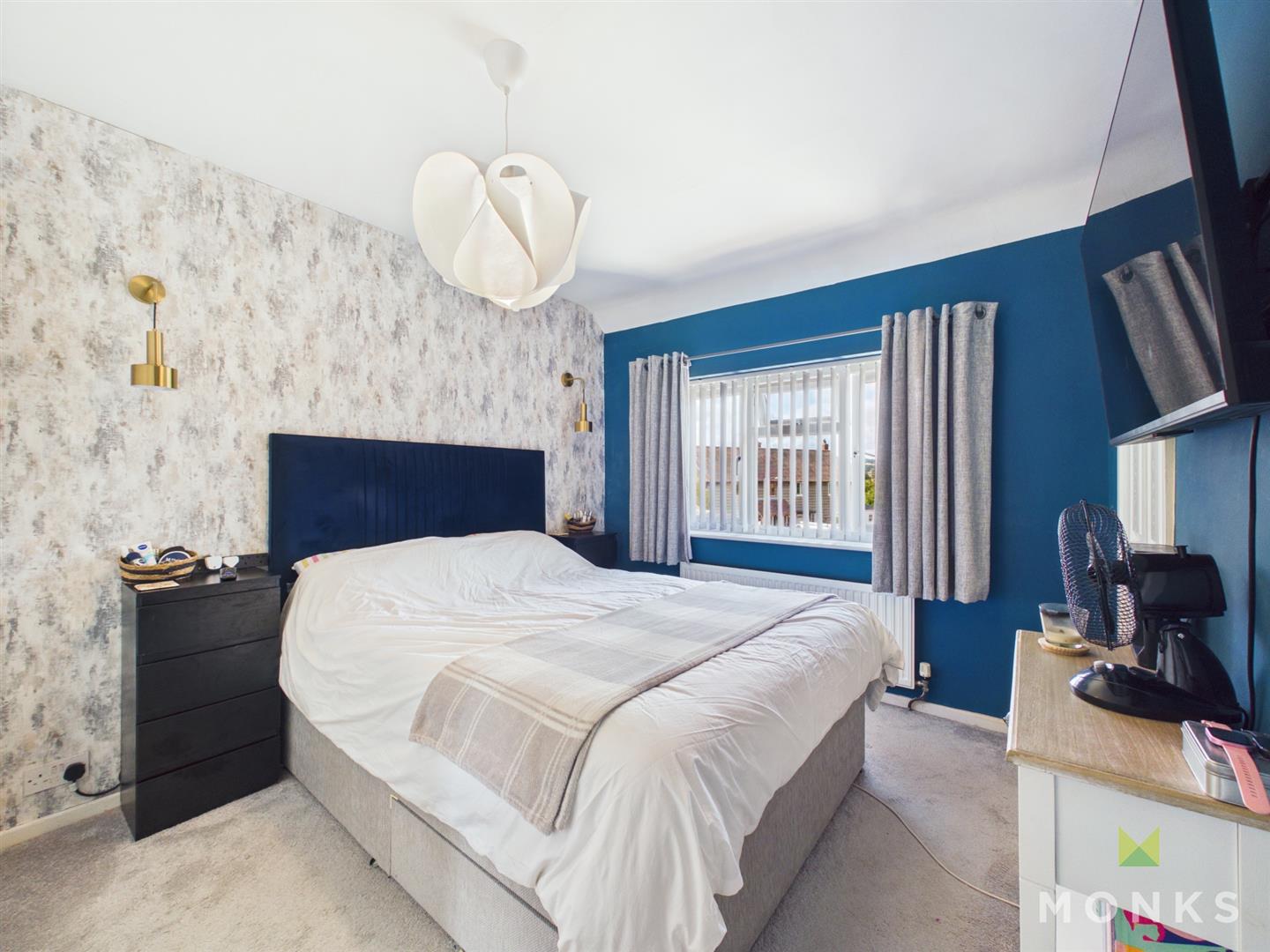 17 Callow Crescent, Shropshire, SY5 0BZ For Sale